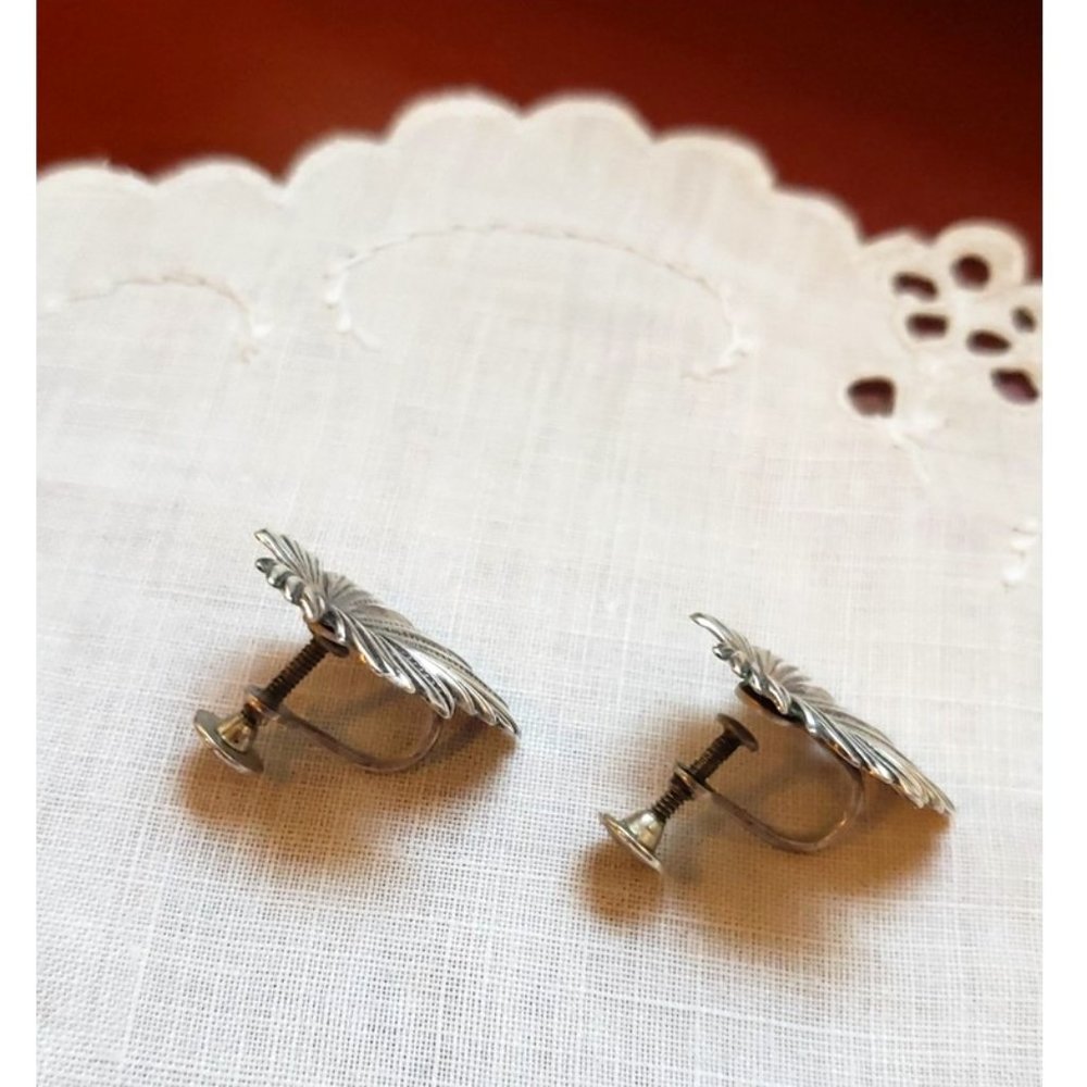 Vintage 50's Sterling Grape Leaves Earrings - Picture 7 of 12
